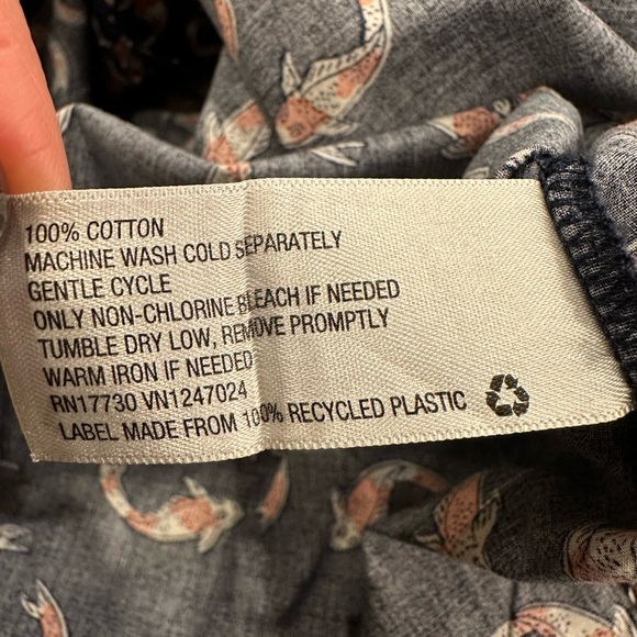 GOODFELLOW & CO SHORT SLEEVE XL SLIM SHIRT WITH BLUE & ORANGE KOI FISH PATTERN - Picture 5 of 5